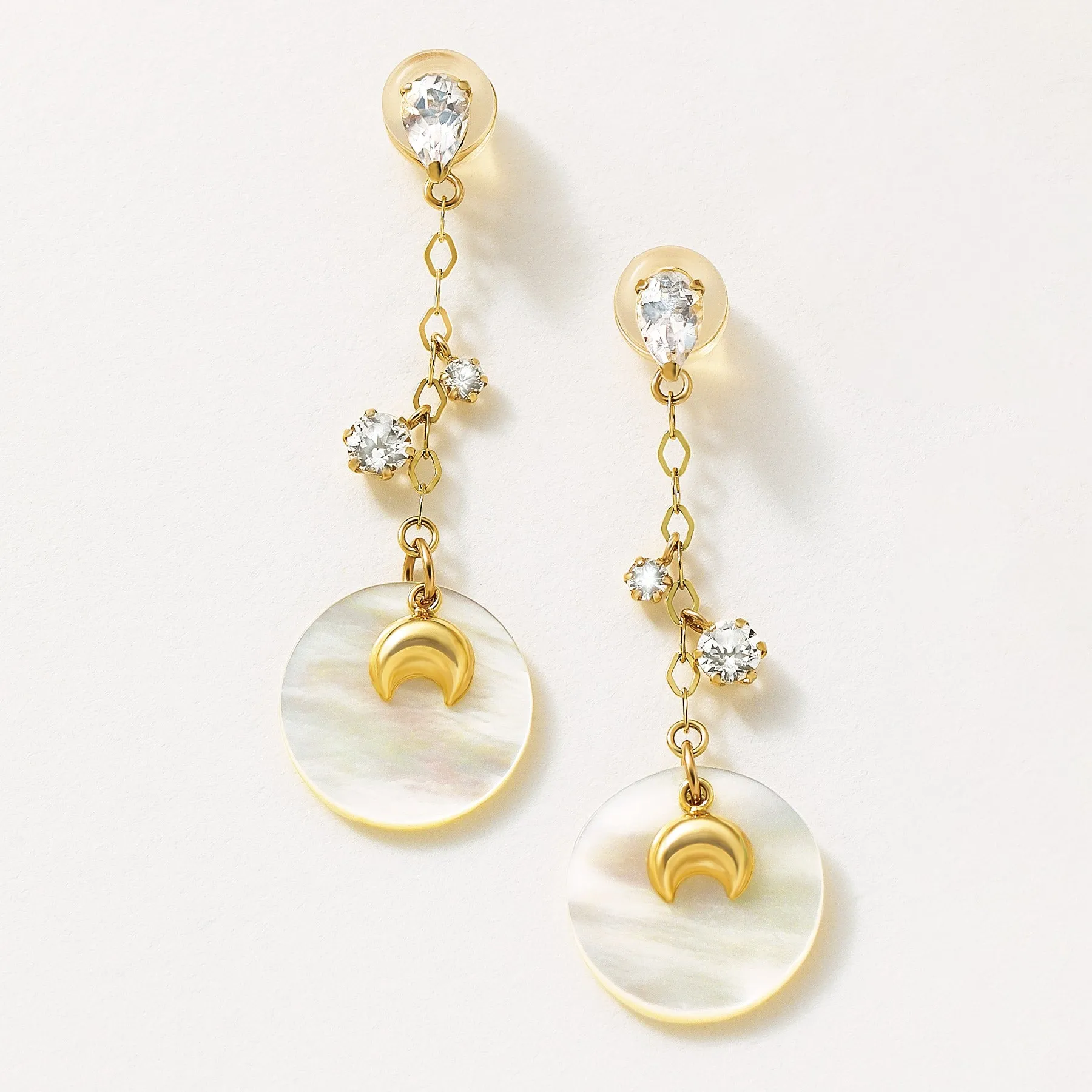 18K/10K 2WAY White Shell Swinging Earrings [Moonlight] (Yellow Gold)