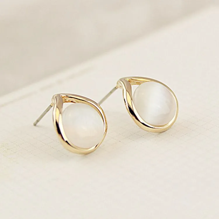 E1403 Gold Teardrop Moonstone Stud Earrings